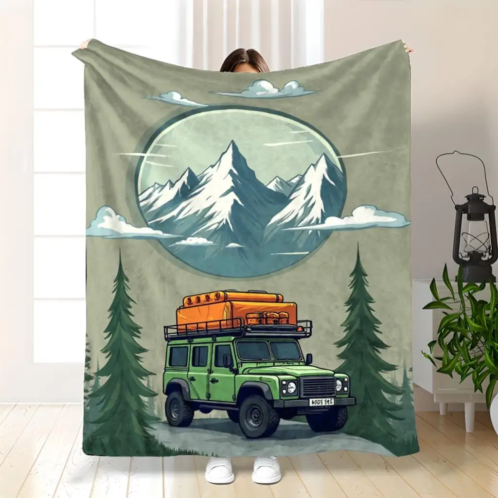 Outdoor Adventure Jeep - 美しいデザインの旅行用ブランケット 150x230cm。大型で、キャンプやアウトドアでの装飾に最適。ジープや山岳冒険をテーマにしたイラストが描かれており、アウトドア好きの方におすすめ。